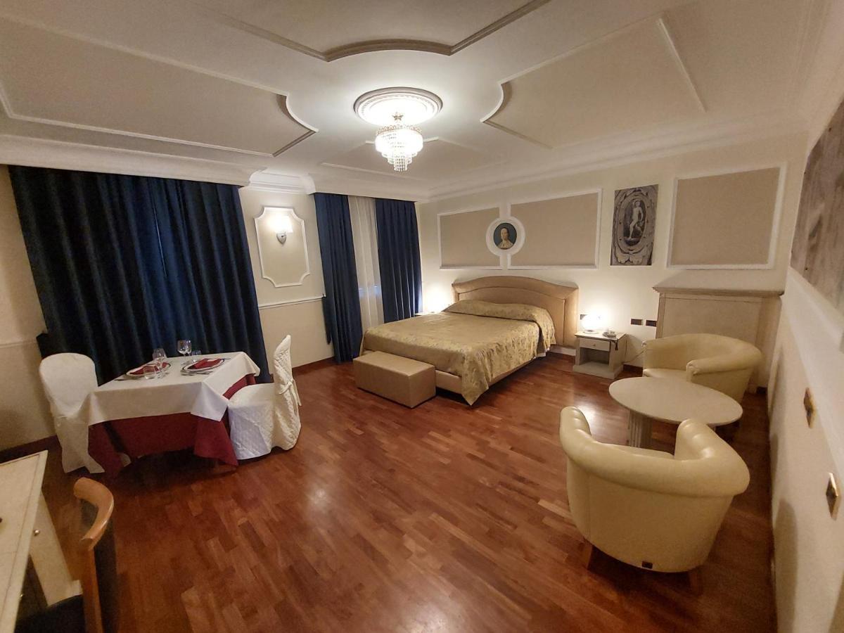 Hotel Villa Medici Rocca San Giovanni Exterior foto